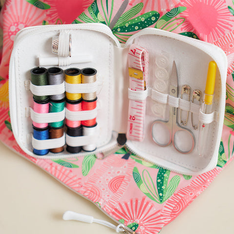 Annabel Trends - Travel Sewing Kit