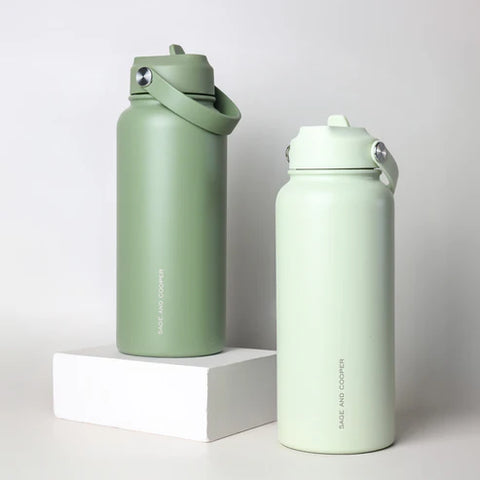 Sage + Cooper - The Classic 1 Litre Drink Bottle in Light Green