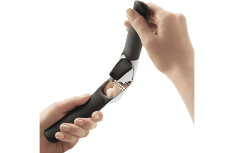 OXO Good Grips - Garlic Press